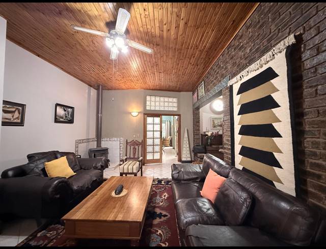 4 BEDROOM HOUSE FOR SALE IN AVIARY HILL
